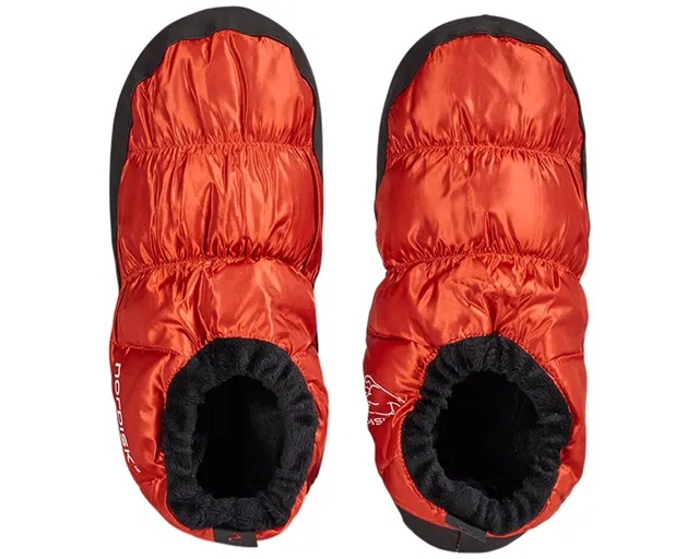 nordisk-mos-down-shoes-orange-warme-daunenschuhe-f-r-zelt-camper-zuhause image 1