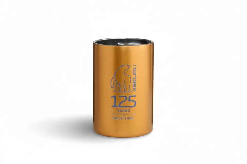 nordisk-125-years-mug-gold-doppelwandige-isolierkanne image 1