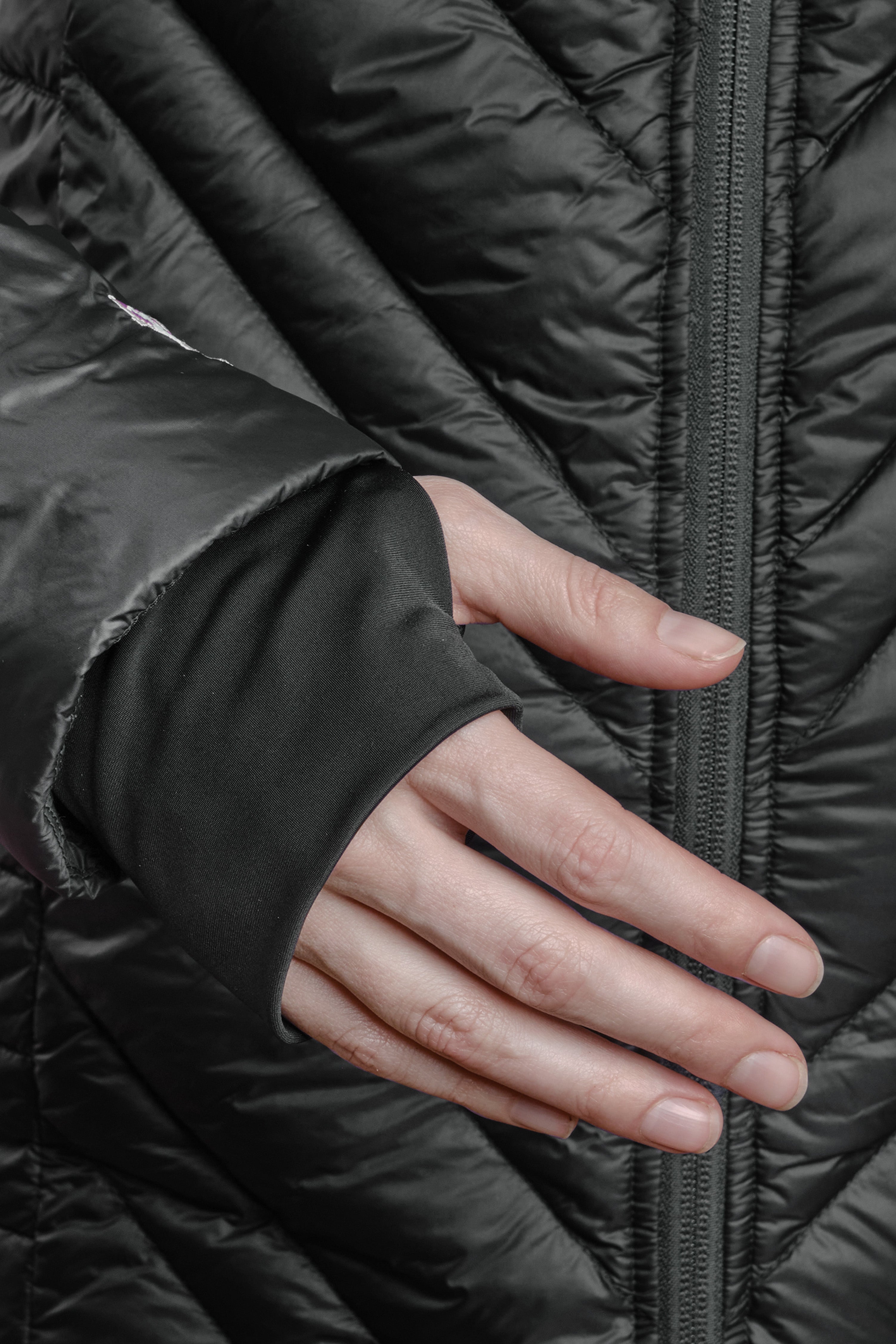 gr-ezi-bag-faithful-downwool-coat-damen-isolationsmantel-black image 4