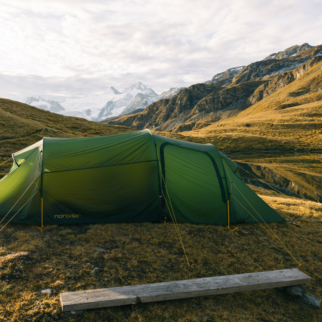 nordisk-oppland-2-lw-2-0-zelt-2-personen-ultraleicht-tunnelzelt-black-forest-gre image 2
