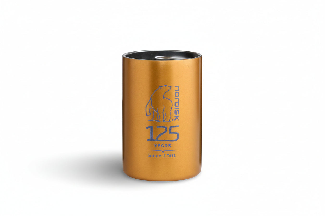 nordisk-125-years-mug-gold-doppelwandige-isolierkanne image 1