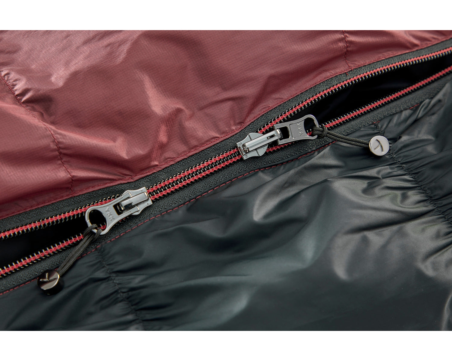 nordisk-voyage-300-schlafsack-left-zip-ribbon-red-crystal-down-3-jahreszeiten image 7