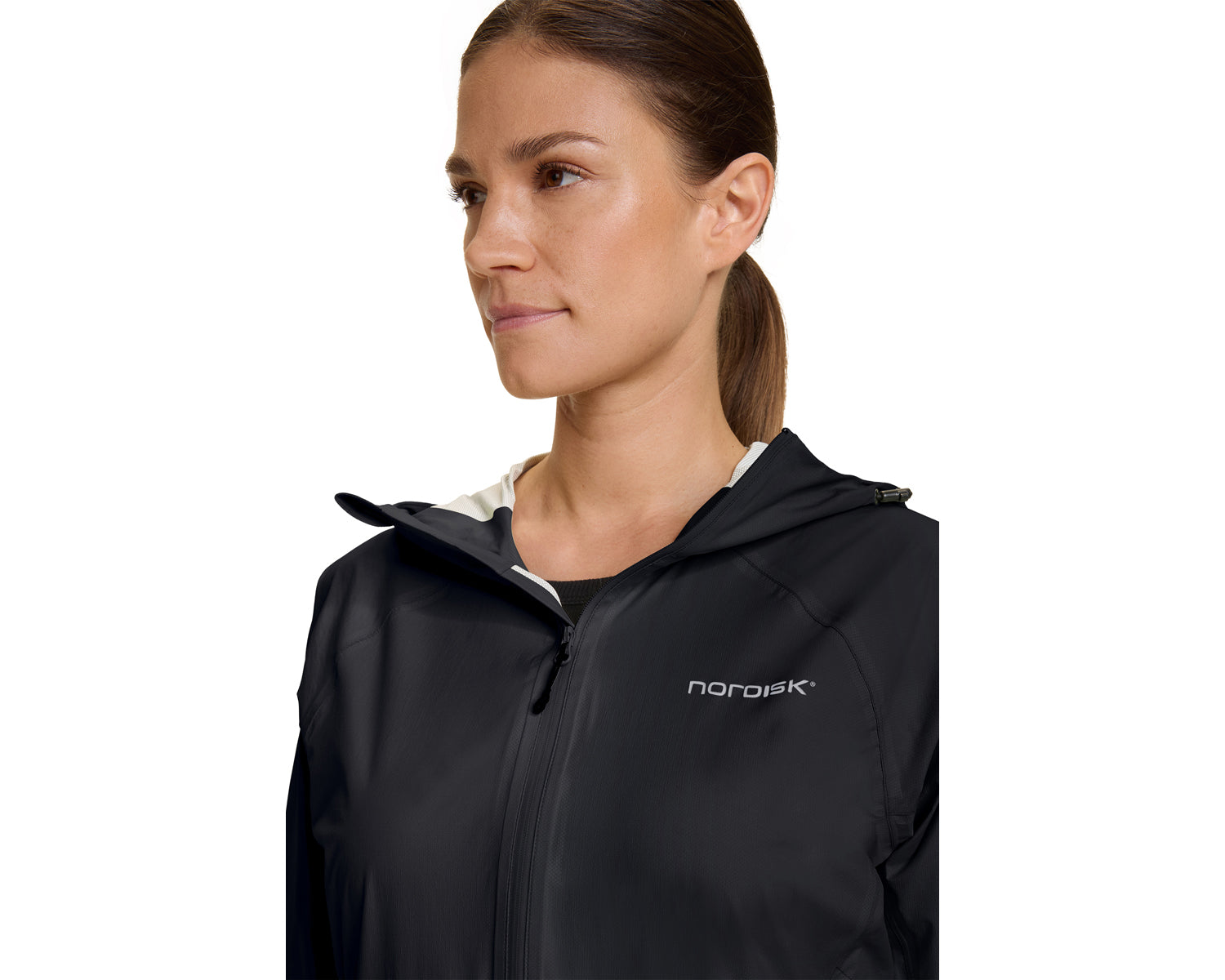 nordisk-brenna-2-5-layer-damen-jacke-ultraleichte-regenjacke-in-schwarz image 5
