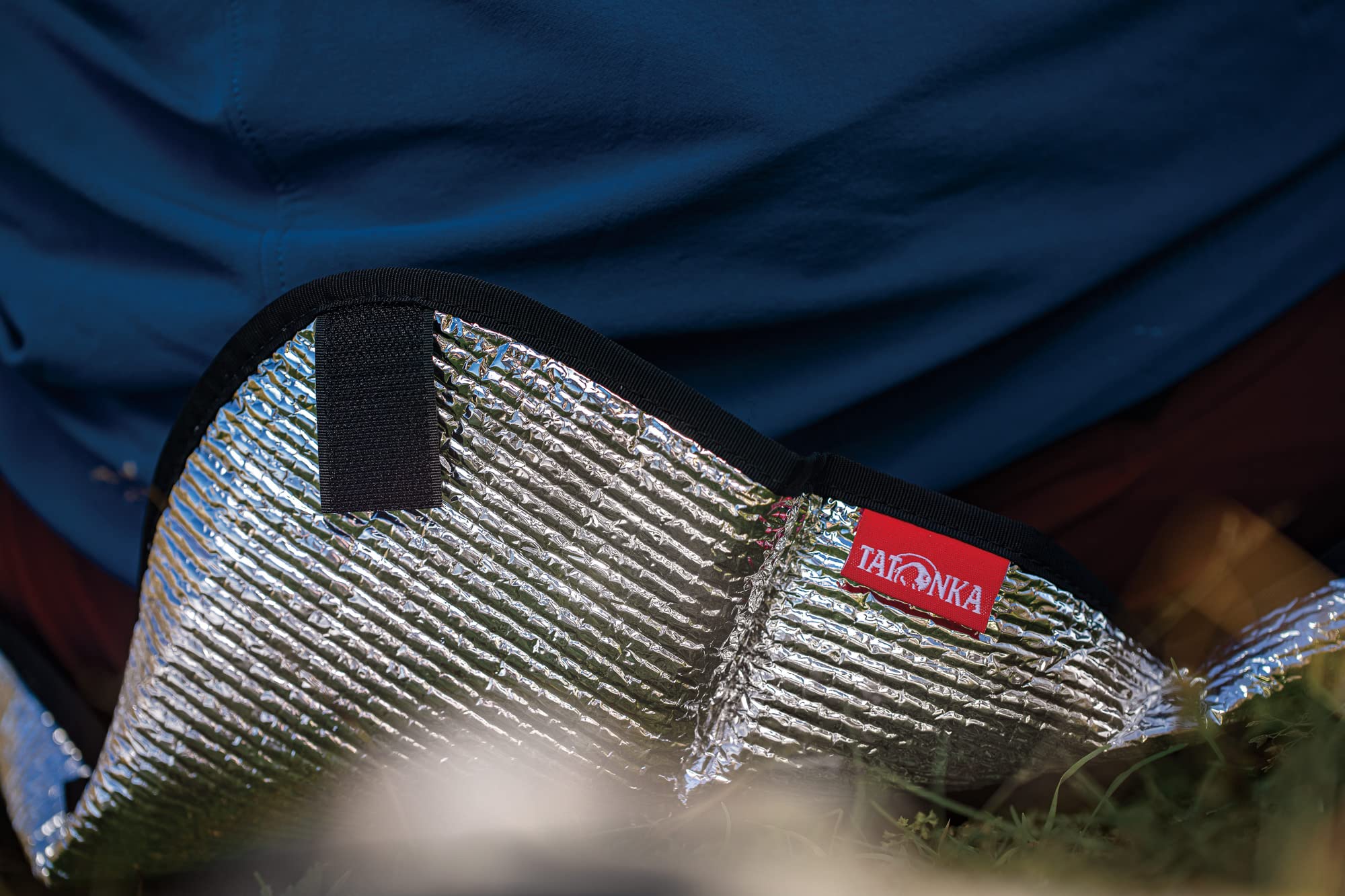 tatonka-alu-sitzkissen-seat-mat-faltbare-sitzmatte-silber image 4